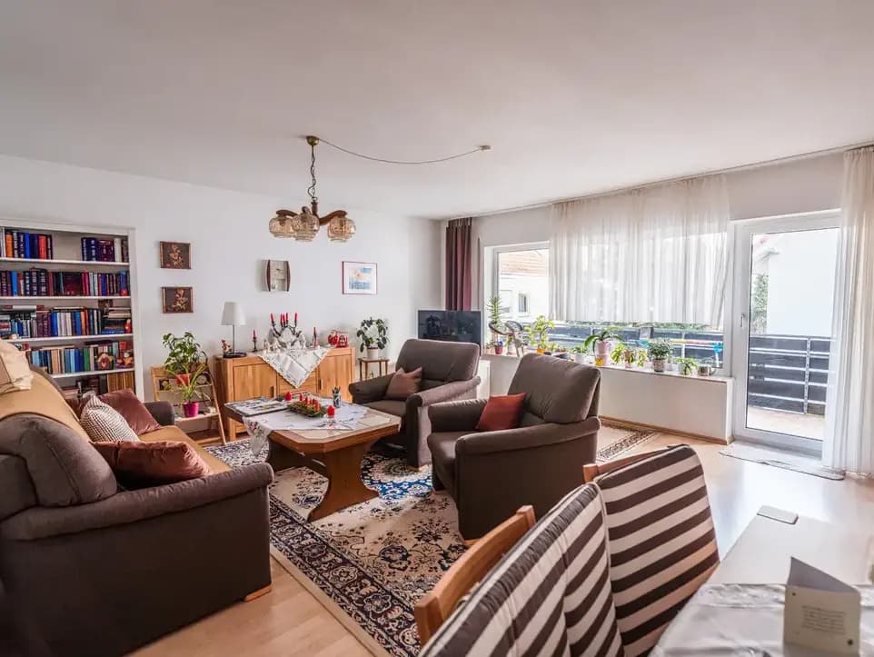 Charmante 2-Zimmer-Wohnung mit Stellplatz
