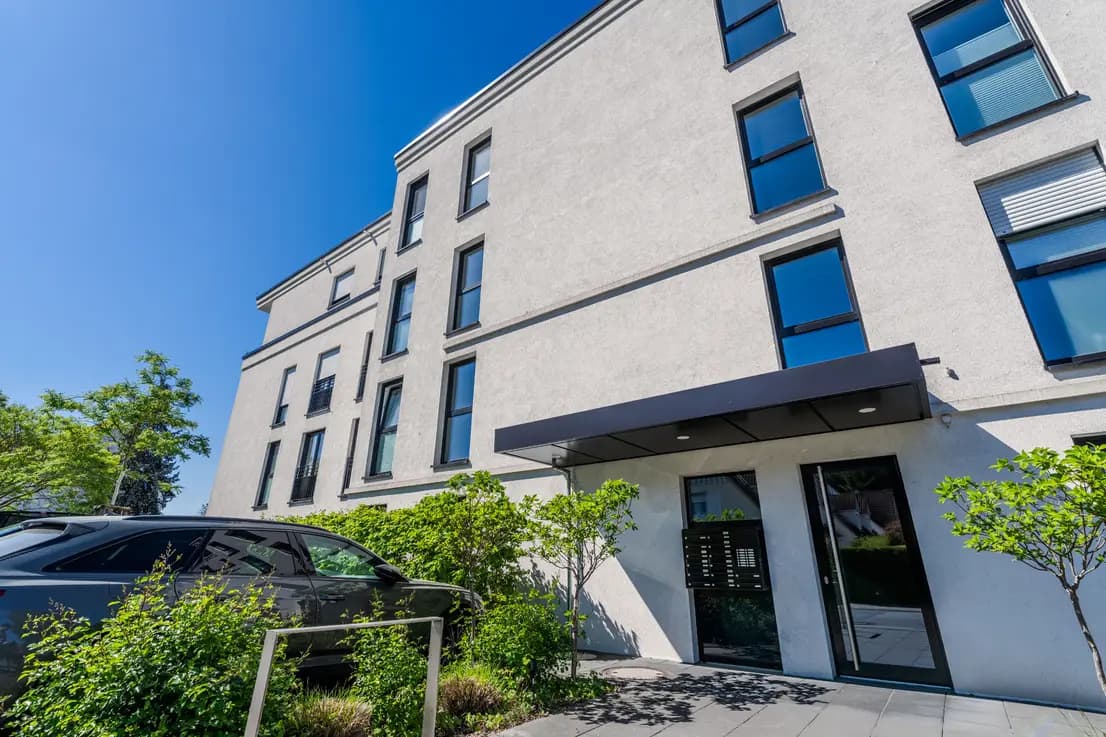 Moderne EG-Wohnung mit Terrasse, Garten und TG-Stellplatz